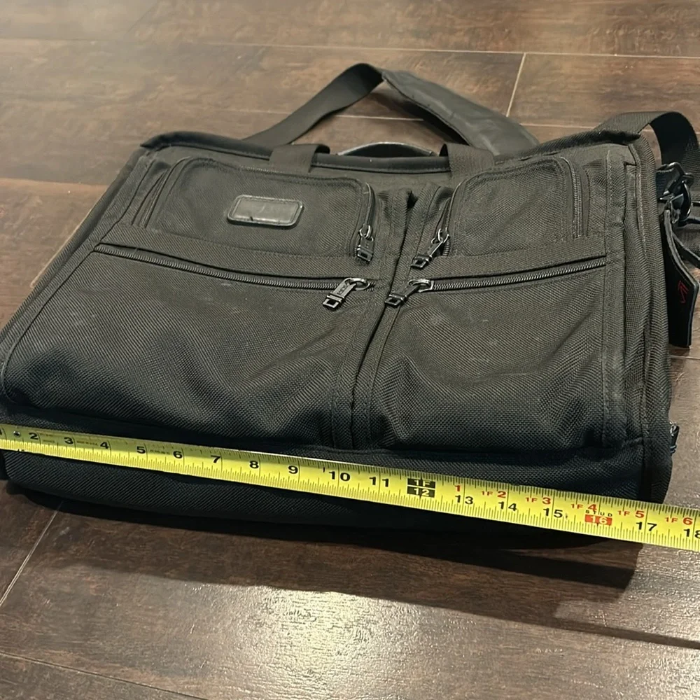 Tumi Alpha3 Expandable briefcase Black carry on